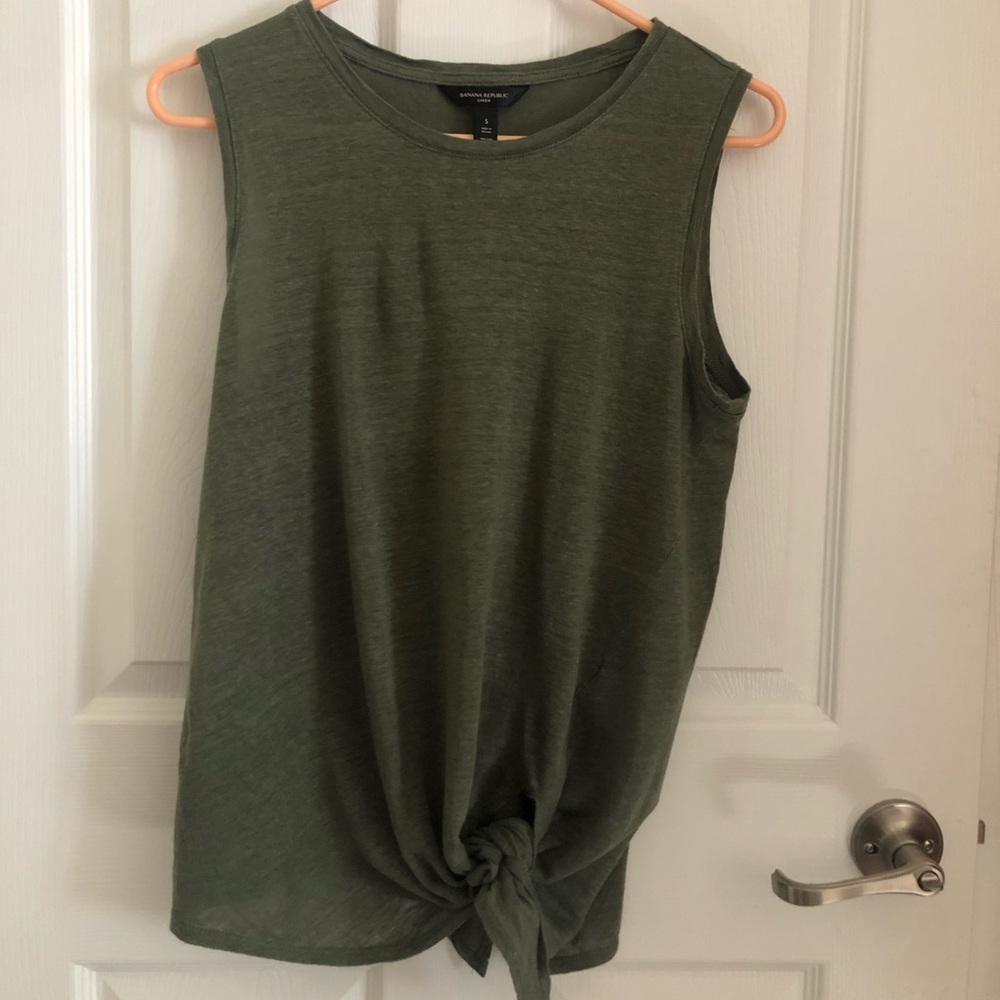 Women’s sleeveless blouse